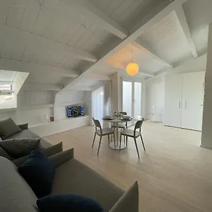 Apartment Abruzzi Short Rent, Mailand